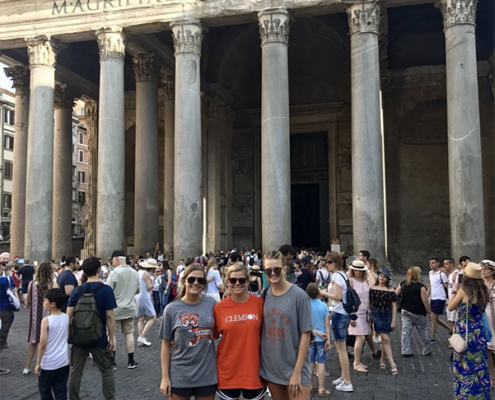 Italy: Janie West ’18, Lucy Stevens ’18 and Neale Madden ’18