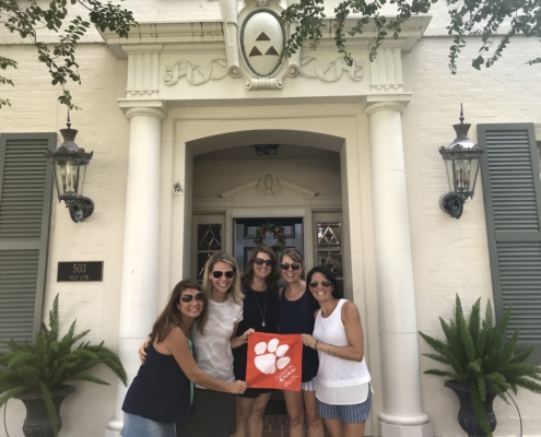 Texas: Clemson Tridelta pledge sisters Jeana Kim Pistone ’95, Kerri Miele Brison ’95, Shannon Banks Berrian ’95, Amy Armbruster Joy ’95 and Danielle Cleary Sheeran ’95 visited Austin, Texas, for a girls getaway and a stop at the University of Texas’s Delta Delta Delta sorority house.
